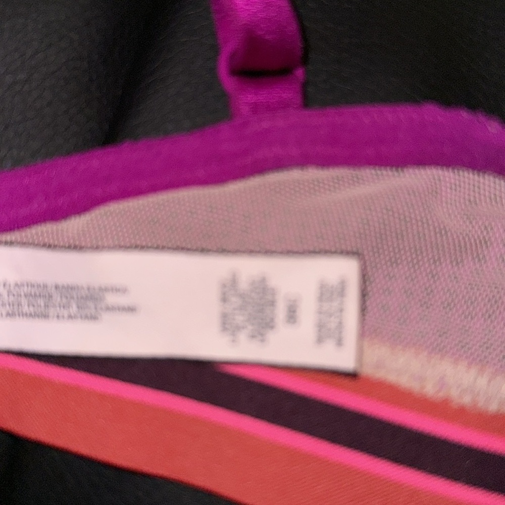 New Victoria Secert bra 36c never worn just took the tag off can’t return it . - Picture 4 of 6